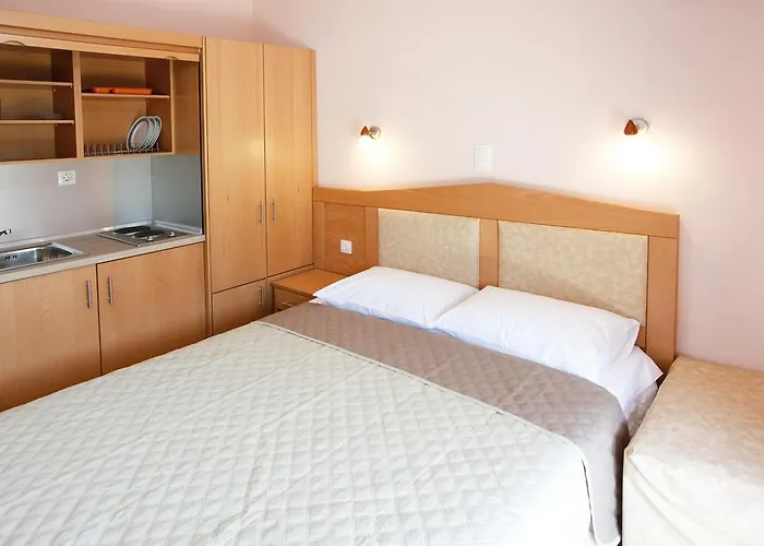 αστέρας καλύβες